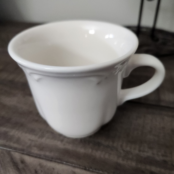 Set of 4 Pfaltzgraff Filigree White Mugs Cups 1 of 2 sets SET #2 - Picture 5 of 7